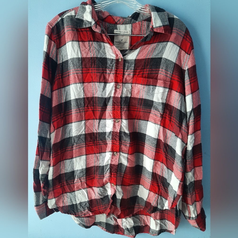 American Eagle Outfitters Plaid flannel Boyfriend Fit